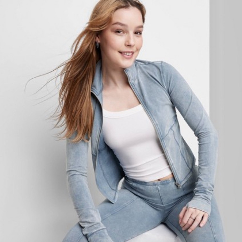 Wild Fable Women’s Acid Wash Zip-Up Sweatshirt Indigo Size XL Target